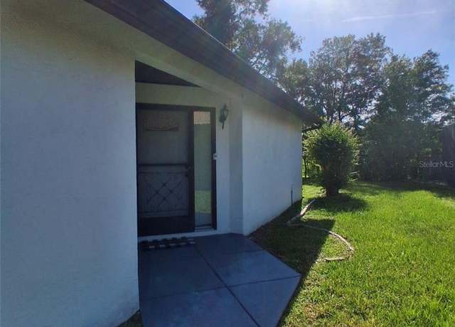 Property at 8 Lago Vista Pl, Palm Coast, FL 32137, 2 beds, 2 baths