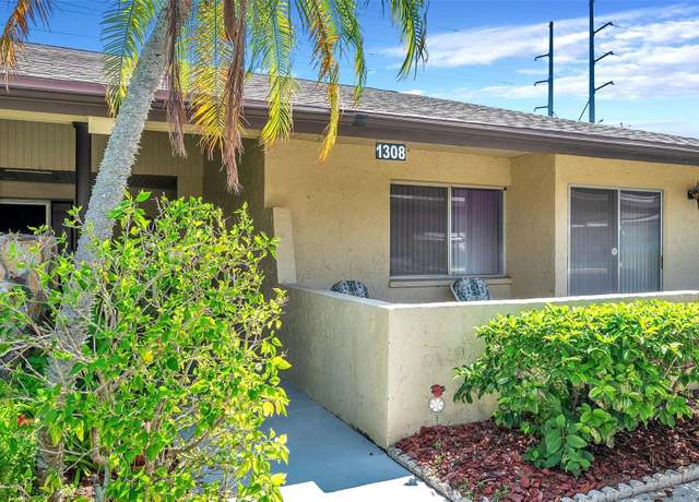 Property at 1308 13th Cir SE, Largo, FL 33771, 2 beds, 2 baths