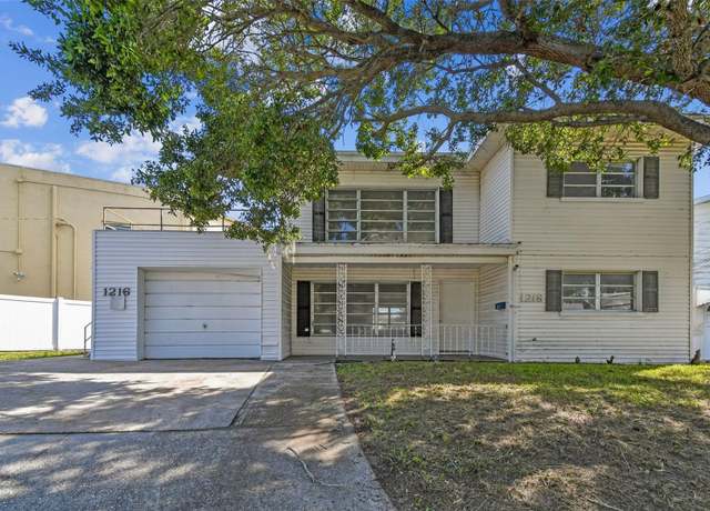 Property at 1216 Franklin Cir, Clearwater, FL 33756, 4 beds, 2 baths