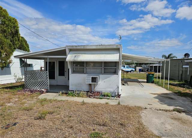 Property at 1425 County Dr, Tavares, FL 32778, 2 beds, 1 bath