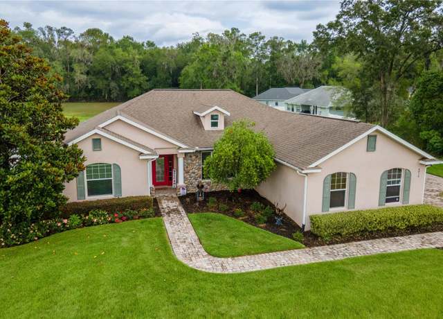 Property at 4015 SE 22nd St, Ocala, FL 34471, 4 beds, 2.5 baths
