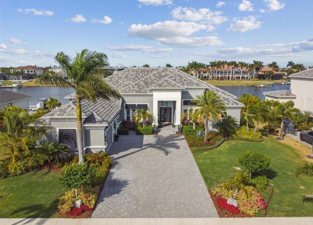 Property at 813 Manns Harbor Dr, Apollo Beach, FL 33572, 4 beds, 3.5 baths