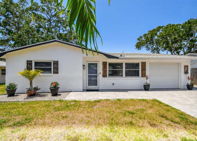 Property at 2004 Yale Ave, Dunedin, FL 34698, 2 beds, 1.5 baths