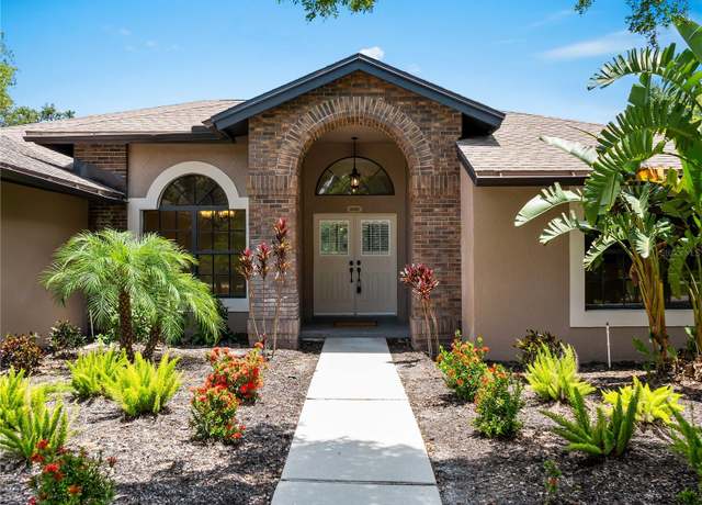 Property at 10009 Clubhouse Dr, Bradenton, FL 34202, 4 beds, 3 baths