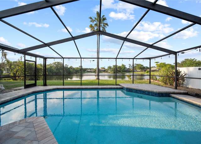 Property at 3925 Dunaire Dr, Valrico, FL 33596, 4 beds, 2 baths