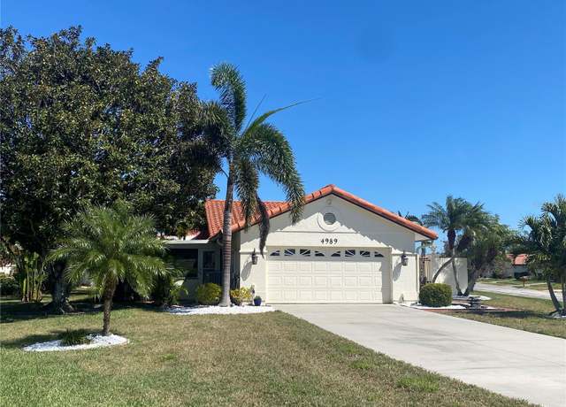 Property at 4989 Clubview Ct E, Bradenton, FL 34203, 3 beds, 2 baths