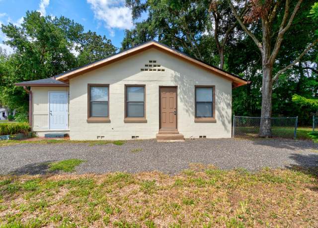 Property at 9 Stuart Dr, Holly Hill, FL 32117, 3 beds, 1 bath