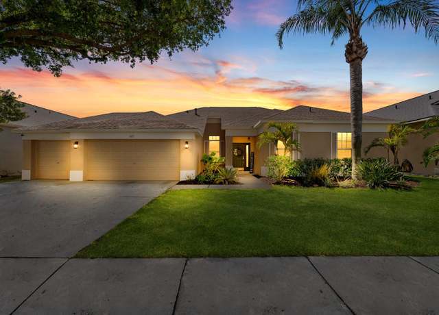 Property at 5123 Whispering Leaf Trl, Valrico, FL 33596, 4 beds, 3 baths