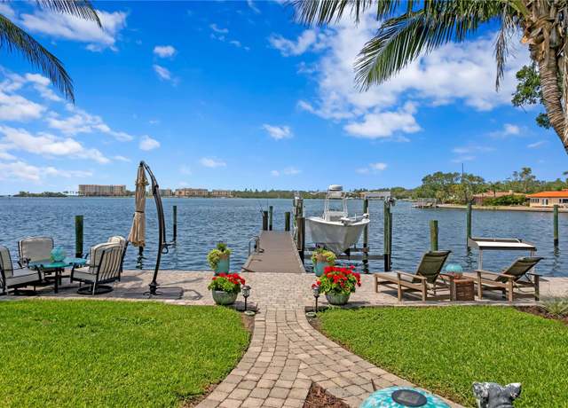 Property at 4649 Neptune Dr SE, St Petersburg, FL 33705, 2 beds, 2 baths