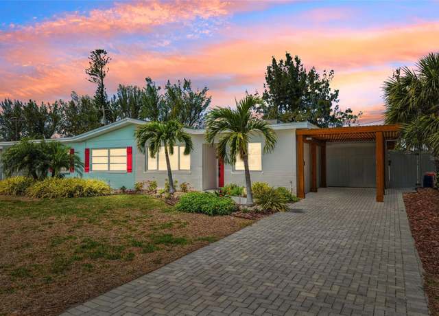 Property at 438 62nd St, Holmes Beach, FL 34217, 2 beds, 2 baths