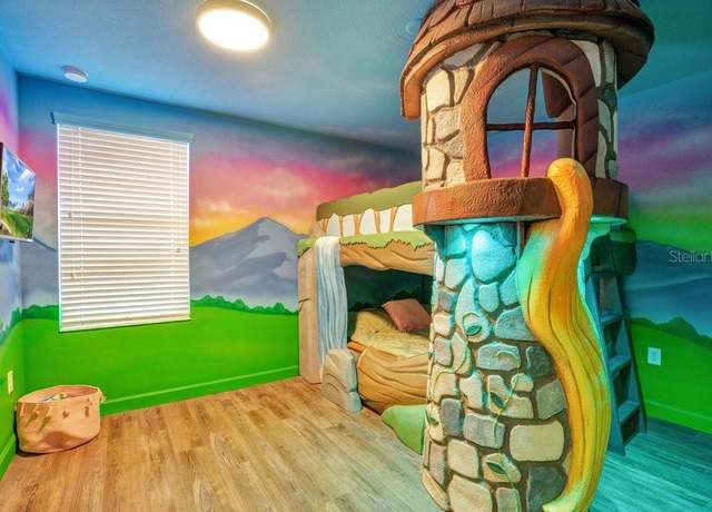 Property at 1430 Thunderbird Rd, Davenport, FL 33896, 8 beds, 5 baths