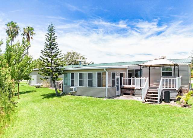 Property at 31636 Gladys Ln, Tavares, FL 32778, 3 beds, 2.5 baths