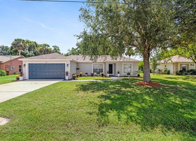 Property at 10 Luther Dr, Palm Coast, FL 32137, 3 beds, 2 baths