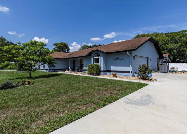 Property at 5521 Oak St, Mount Dora, FL 32757, 4 beds, 3 baths