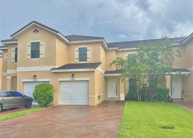 Property at 1211 Chervil Dr #1211, Poinciana, FL 34759, 3 beds, 2.5 baths