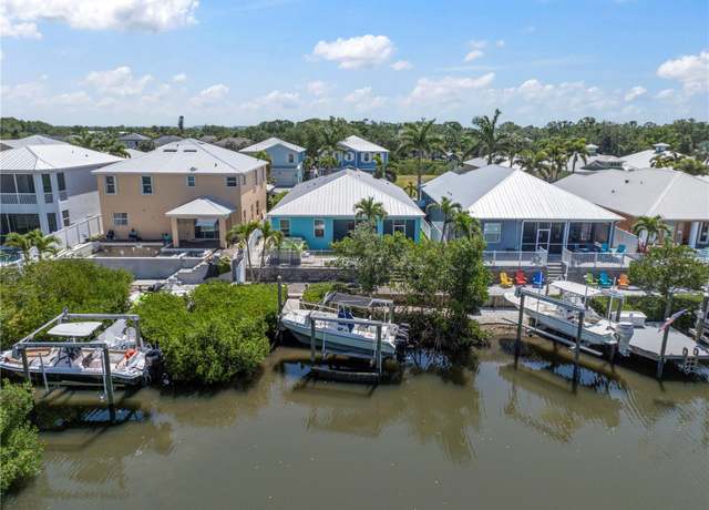 Property at 424 Bahama Grande Blvd, Apollo Beach, FL 33572, 4 beds, 2.5 baths
