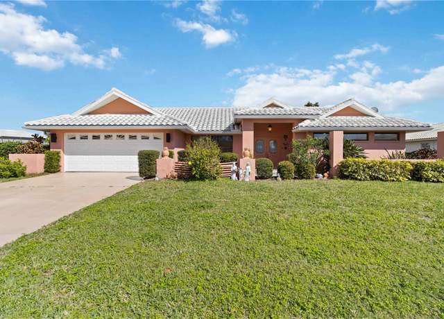 Property at 534 Warwick Ln, Venice, FL 34293, 3 beds, 2 baths