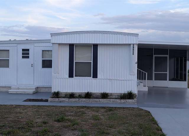 Property at 39518 Sterling Dr, Zephyrhills, FL 33542, 2 beds, 1.5 baths
