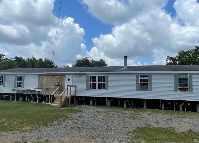 Property at 4220 Old Dixie Hwy, Auburndale, FL 33823, 5 beds, 2 baths