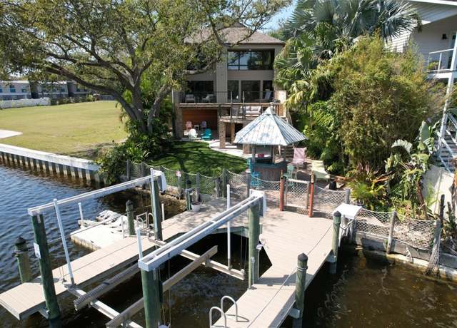 Property at 4035 N River View Ave, Tampa, FL 33607, 3 beds, 3 baths