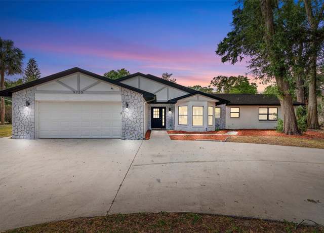 Property at 9720 Fairway Cir, Leesburg, FL 34788, 5 beds, 3.5 baths