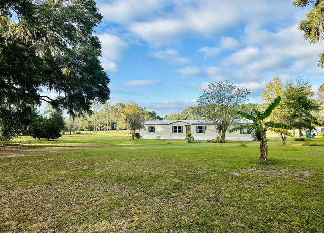 Property at 18027 NW 149th Pl, Alachua, FL 32615, 4 beds, 2 baths