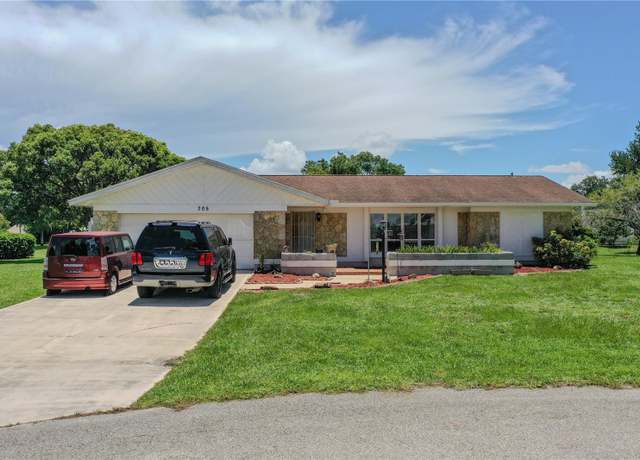 Property at 705 Glen Mar Ct, Sebring, FL 33876, 3 beds, 2 baths