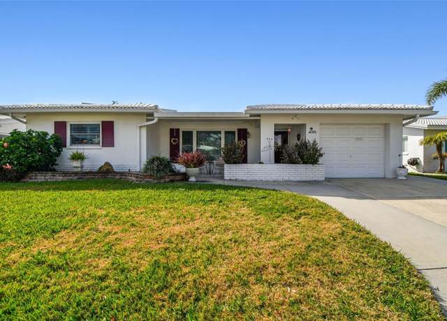 Property at 9548 141st St, Seminole, FL 33776, 2 beds, 2 baths