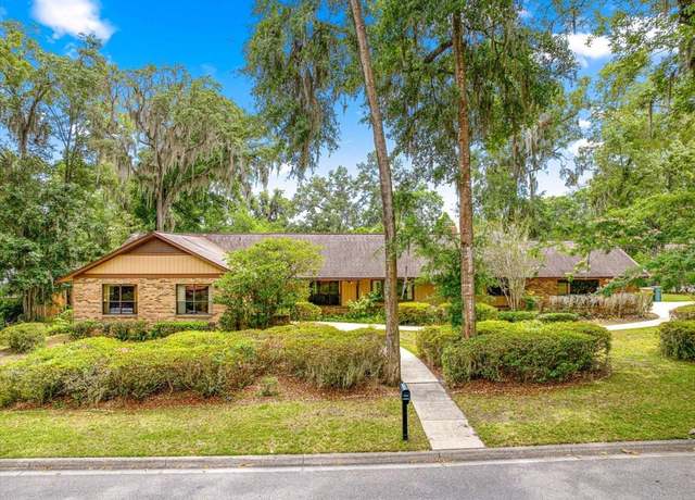 Property at 2416 SE 15th St, Ocala, FL 34471, 4 beds, 2.5 baths