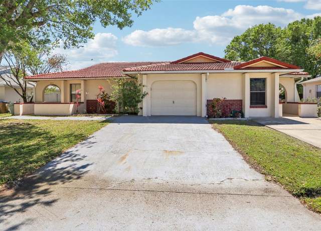 Property at 371 Cocoa Ct, Kissimmee, FL 34758, 5 beds, 4 baths