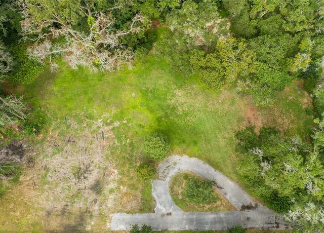 Property at 712 Welton Rd, Lutz, FL 33548
