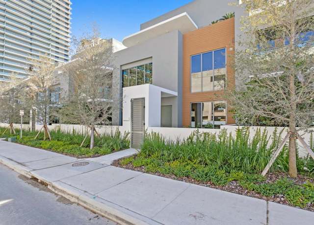 Property at 3020 W Santiago St #5, Tampa, FL 33629, 3 beds, 4.5 baths