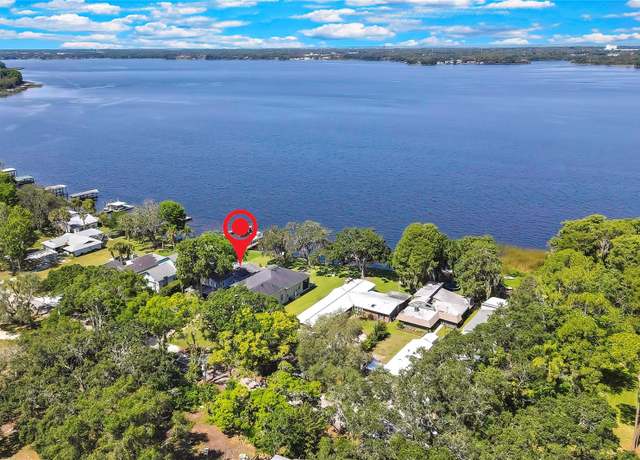 Property at 550 George St S, Tarpon Springs, FL 34688, 2 beds, 2 baths