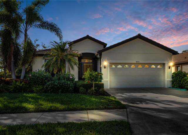 Property at 8231 Stirling Falls Cir, Sarasota, FL 34243, 3 beds, 2 baths