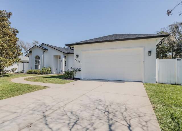 Property at 3039 Pine Tree Dr, Edgewater, FL 32141, 3 beds, 3 baths