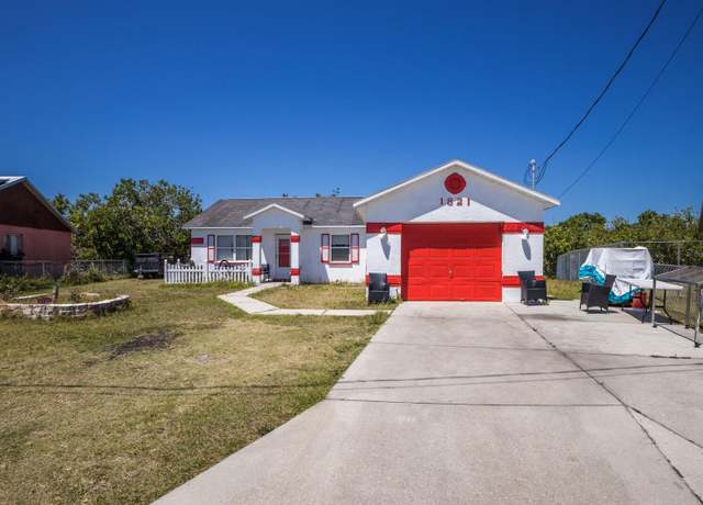 Property at 1821 16th Ave E, Bradenton, FL 34208, 4 beds, 2 baths