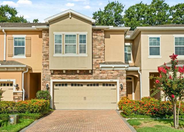 Property at 900 Walkers Grove Ln, Winter Garden, FL 34787, 3 beds, 2.5 baths