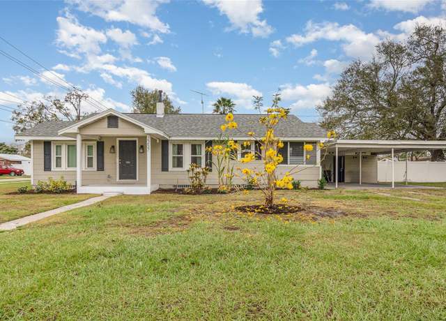 Property at 2237 Avenue B NW, Winter Haven, FL 33880, 2 beds, 1.5 baths