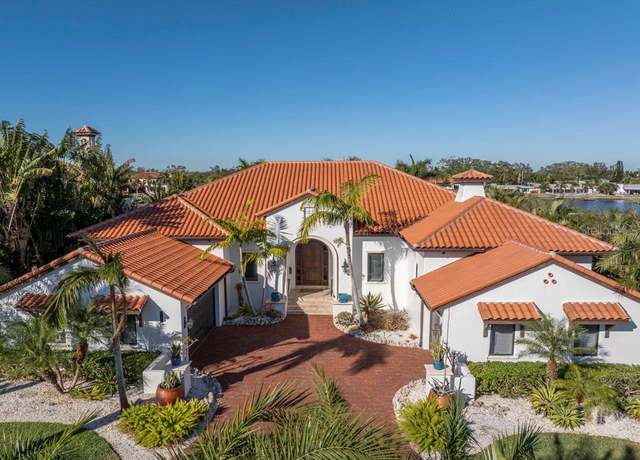 Property at 751 34th Ave NE, St Petersburg, FL 33704, 5 beds, 5.5 baths