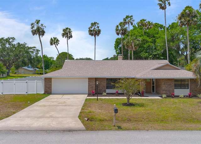 Property at 1 Blakeshire Pl, Palm Coast, FL 32137, 3 beds, 2 baths