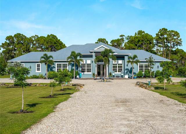 Property at 9016 Falcon Ct, Venice, FL 34293, 3 beds, 3 baths