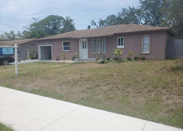 Property at 16 N Lancelot Ave, Orlando, FL 32835, 4 beds, 2 baths
