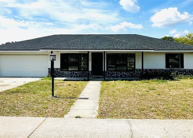 Property at 211 Marion Oaks Ln, Ocala, FL 34473, 3 beds, 2 baths