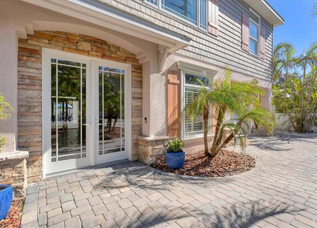 Property at 6405 Gulf Dr, Holmes Beach, FL 34217, 3 beds, 2.5 baths