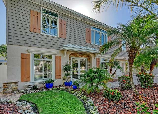 Property at 6405 Gulf Dr, Holmes Beach, FL 34217, 3 beds, 2.5 baths