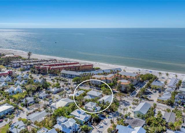 Property at 6405 Gulf Dr, Holmes Beach, FL 34217, 3 beds, 2.5 baths