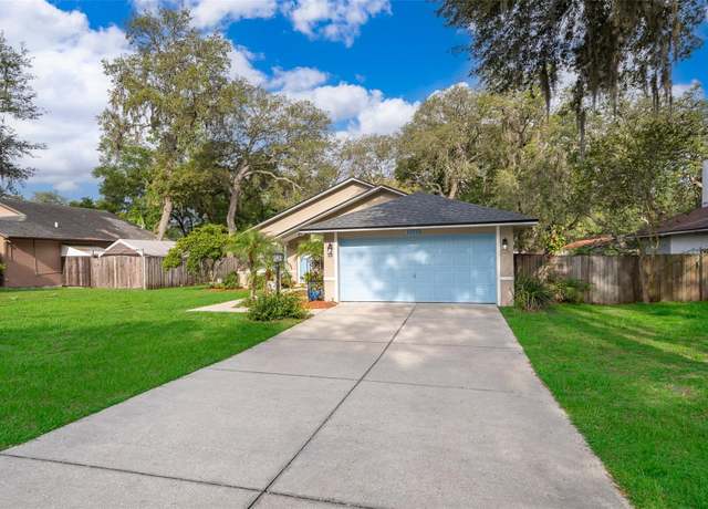 Property at 39939 Parkinsonia St, Lady Lake, FL 32159, 3 beds, 2 baths