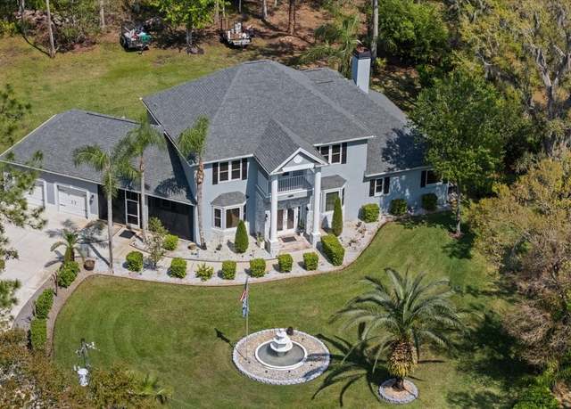Property at 27625 Lincoln Pl, Wesley Chapel, FL 33544, 4 beds, 3.5 baths