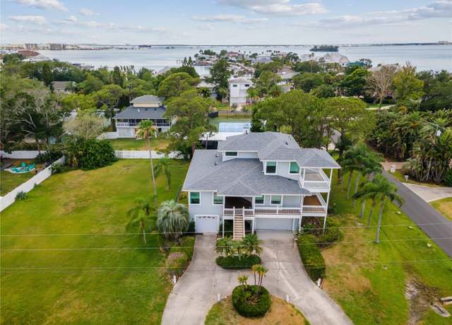 Property at 329 Sunset Way, Palm Harbor, FL 34683, 4 beds, 3 baths