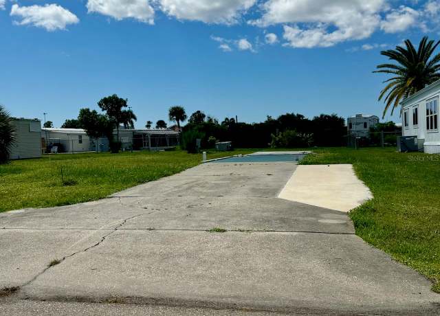 Property at 1574 Blue Heron Dr, Englewood, FL 34224